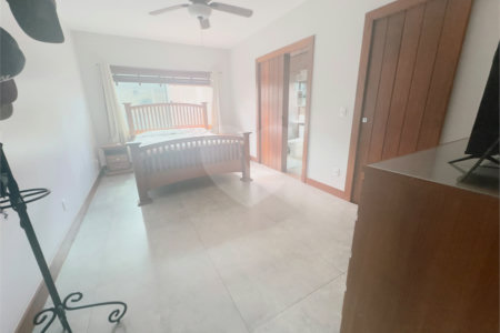 Casa em condomínio à venda com 4 quartos, sendo 2 suítes,  em Caravelas, Armação dos Búzios, RJ