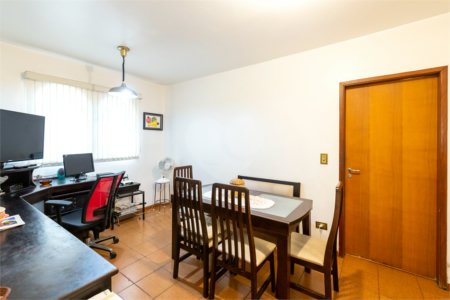 Casa à venda com 4 quartos, sendo 2 suítes, em Campo Belo, São Paulo, SP