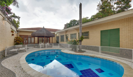 Casa Térrea à venda com 4 quartos, sendo 2 suítes,  em Alto da Boa Vista, São Paulo, SP