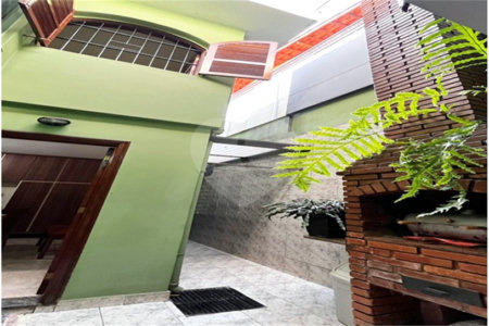 Casa à venda com 3 quartos, sendo 1 suíte, em Vila Boaçava, São Paulo, SP