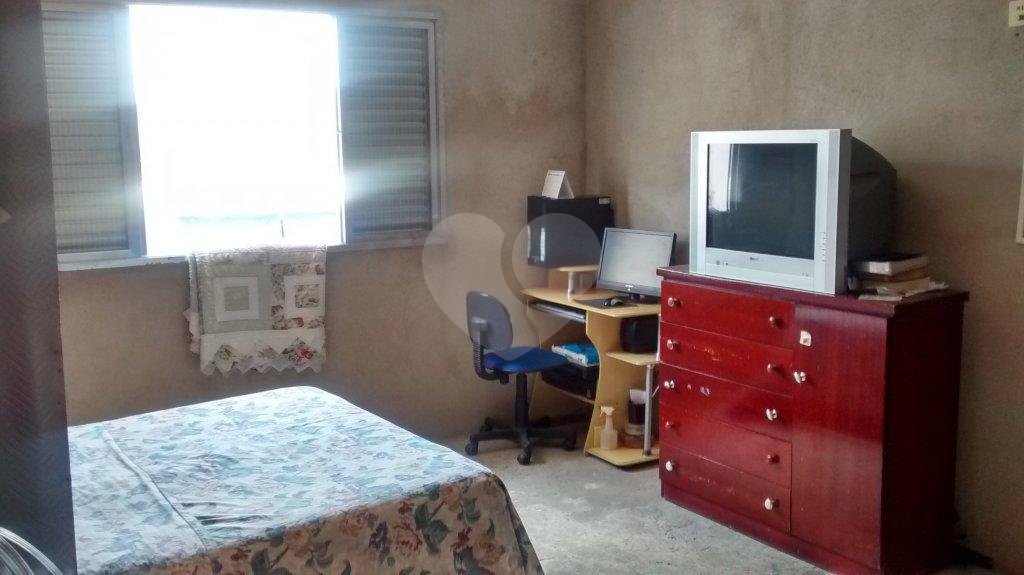 Sobrado à venda com 4 quartos, sendo 1 suíte, em Tremembé, São Paulo, SP