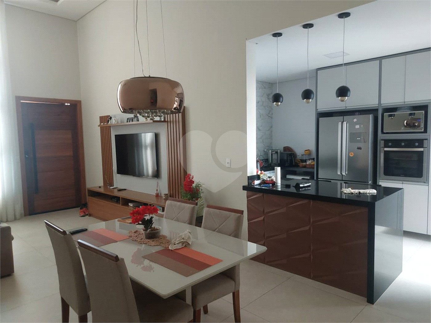 Casa à venda com 3 quartos, sendo 1 suíte, no condomínio Mantova, Indaiatuba - SP