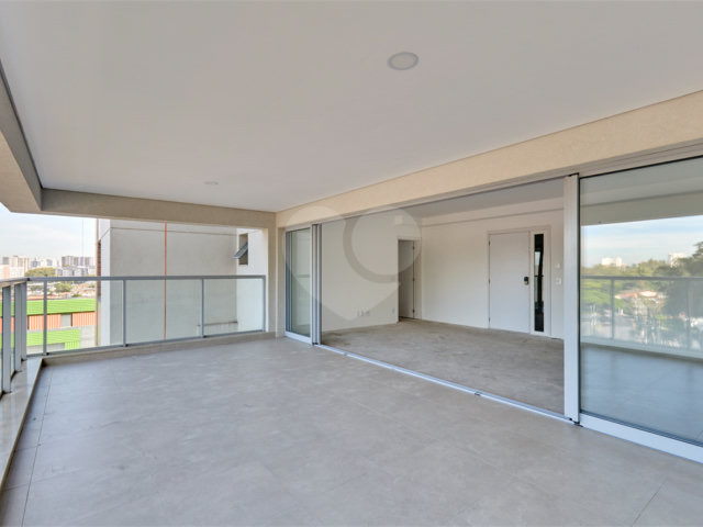 Apartamento à venda com 3 suítes em Jardim Marajoara, São Paulo, SP