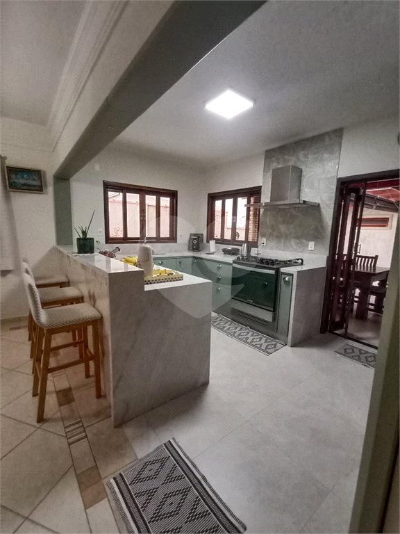 Casa à venda com 3 suítes no condomínio Aruã, Mogi das Cruzes - SP