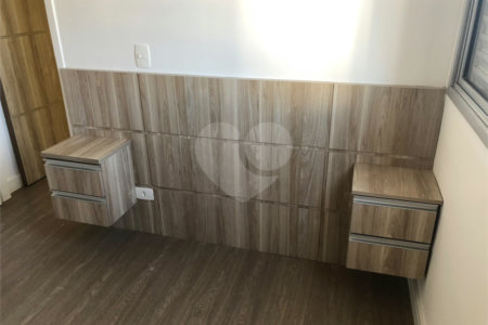 Lindo Apartamento com Varanda integrada
