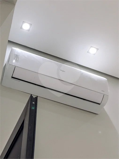 Indaiatuba - Jardim Bom sucesso - Área total: 150m² - Área construída: 115m² - 3 dormitórios sendo 1 suíte com armário planejado;Sala para dois ambientes; Banheiros com box gabinetes e espelhos; Área gourmet com churrasqueira a carvão e móveis planejados; Lavanderia coberta; Ar condicionado na sala