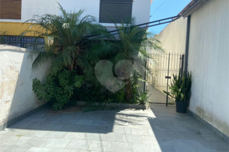 Sobrado à venda com 3 quartos, sendo 1 suíte,  em Parque Maria Domitila, São Paulo, SP