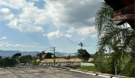 Sobrado à venda com 6 quartos, sendo 4 suítes,  em Vila Oliveira, Mogi das Cruzes, SP