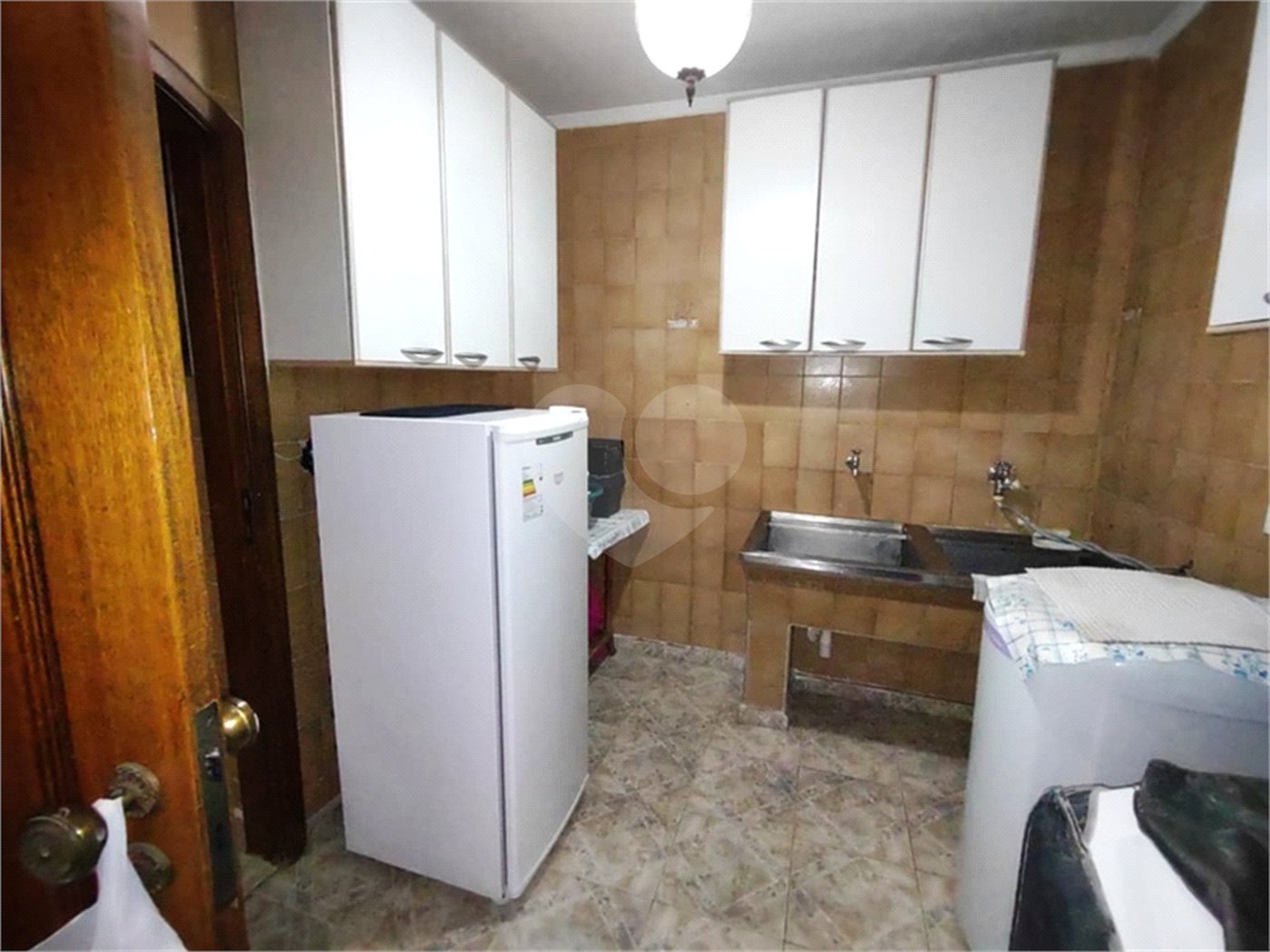 Casa à venda com 3 quartos, sendo 1 suíte, no condomínio Vila Paiva, São Paulo - SP