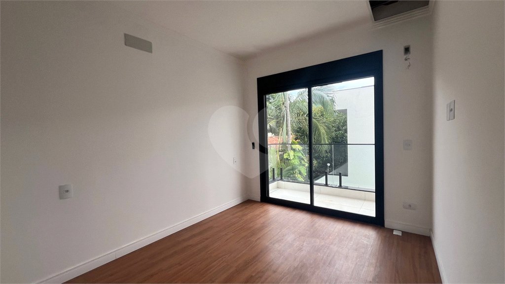 Casa à venda com 3 suítes no condomínio Village Itaguaçu, Atibaia - SP