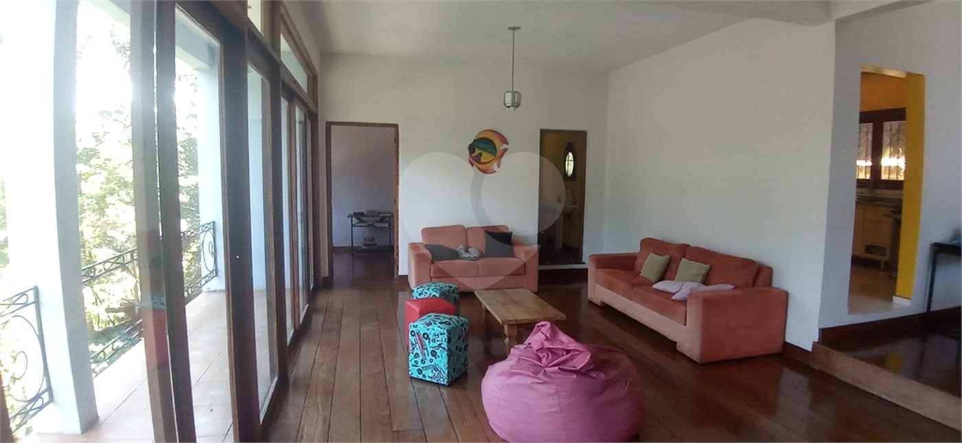 Casa à venda com 5 quartos, sendo 1 suíte, em Roseira, Mairiporã, SP