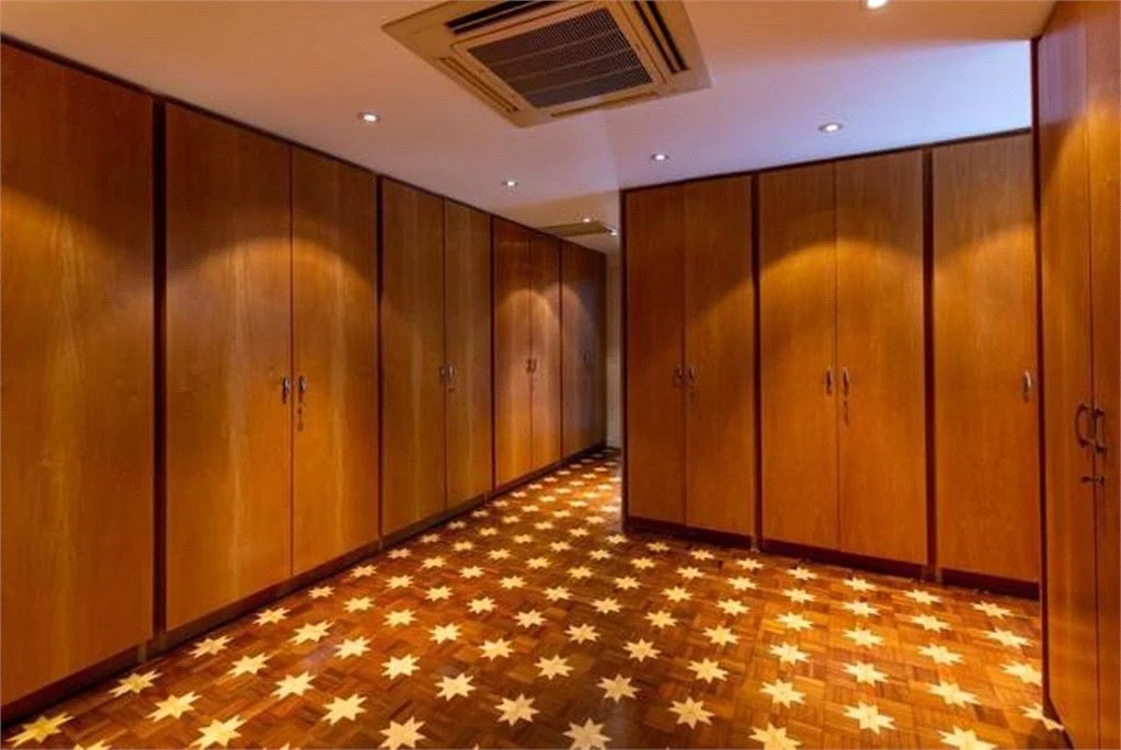 Casa à venda com 6 suítes no condomínio Vitória Régia, São Paulo - SP
