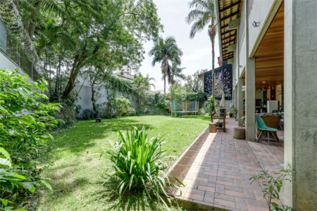 Sobrado à venda com 4 suítes em Chácara Flora, São Paulo, SP