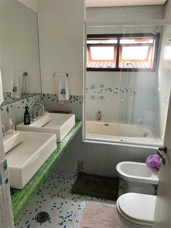 Casa à venda com 4 quartos, sendo 1 suíte,  em Vila Morumbi, São Paulo, SP