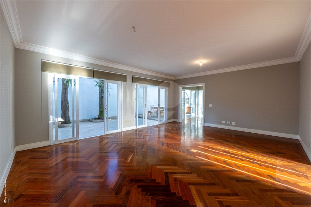 Casa à venda com 4 suítes no condomínio Saint Germain, São Paulo - SP