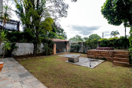 Casa à venda com 3 quartos, sendo 2 suítes, em Alto de Pinheiros, São Paulo, SP