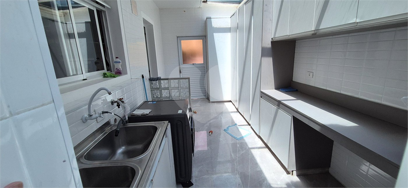 Casa à venda com 4 quartos, sendo 2 suítes,  no condomínio Aromaz, São Bernardo do Campo - SP