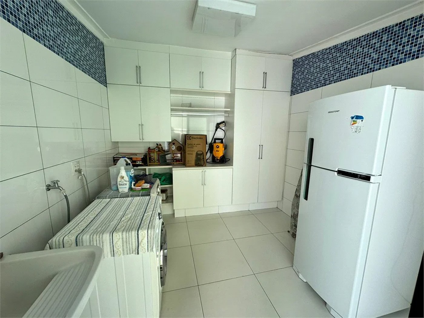 Casa à venda com 3 quartos, sendo 1 suíte, no condomínio Residencial Jardim das Flores 1510, Cotia - SP