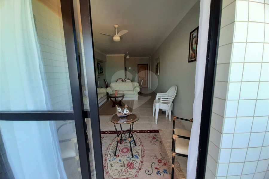 Apartamento à venda com 2 quartos, sendo 1 suíte, em Vera Cruz, Mongaguá, SP