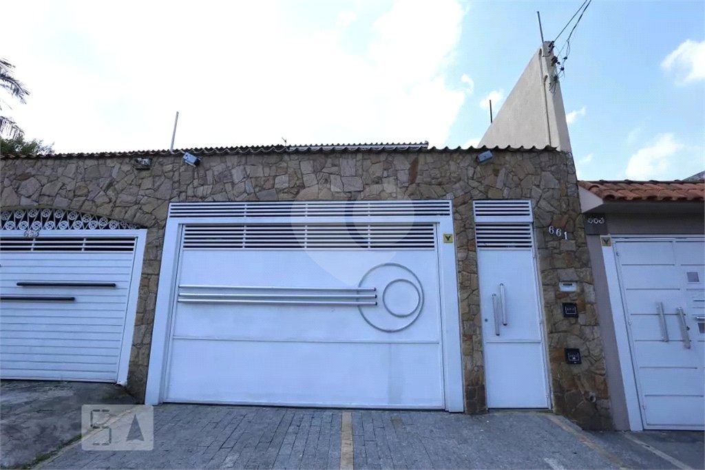 Sobrado à venda com 6 quartos, sendo 5 suítes, em Vila Paranaguá, São Paulo, SP