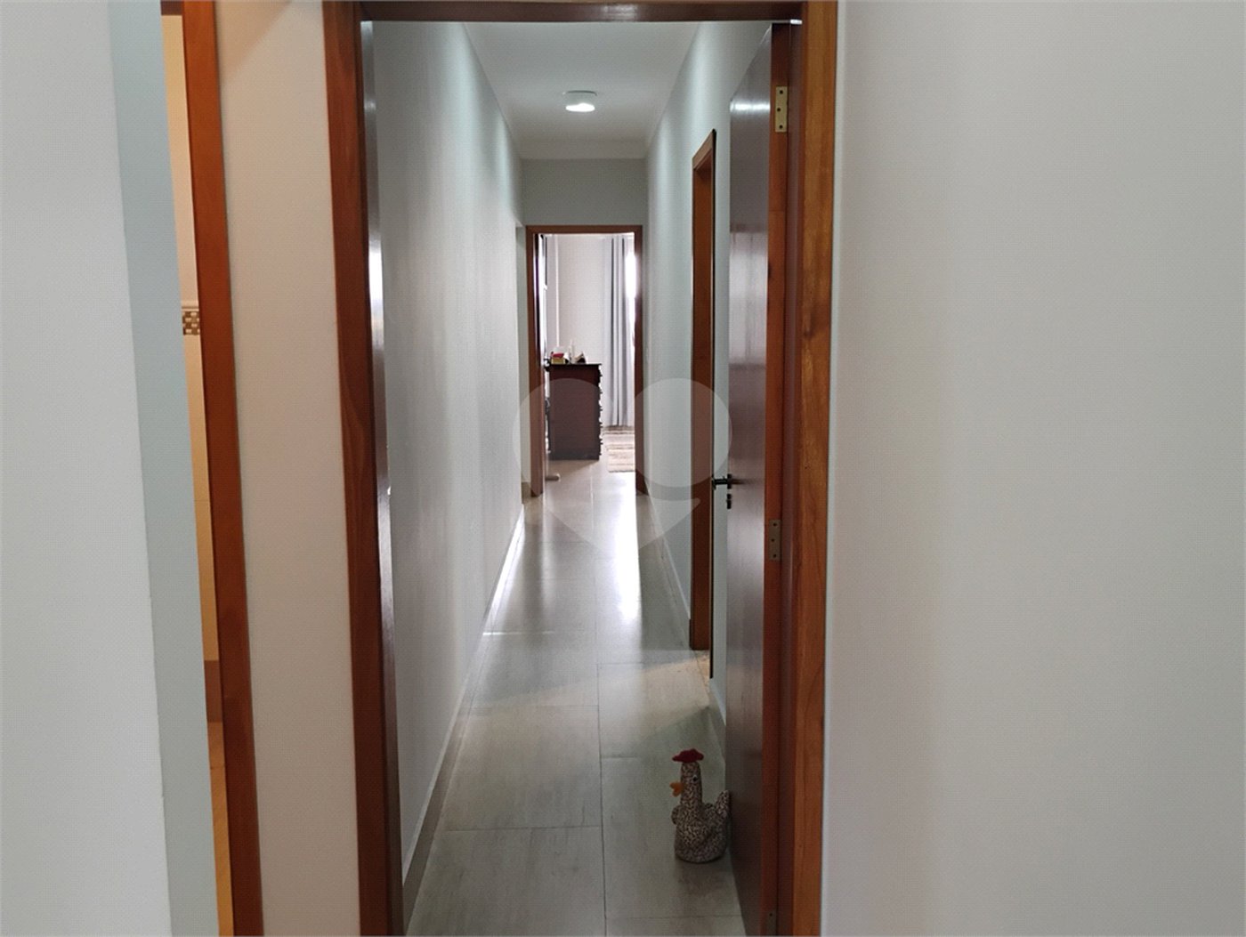 Casa à venda com 3 quartos, sendo 1 suíte, no condomínio Ibi Aram 1, Itupeva - SP