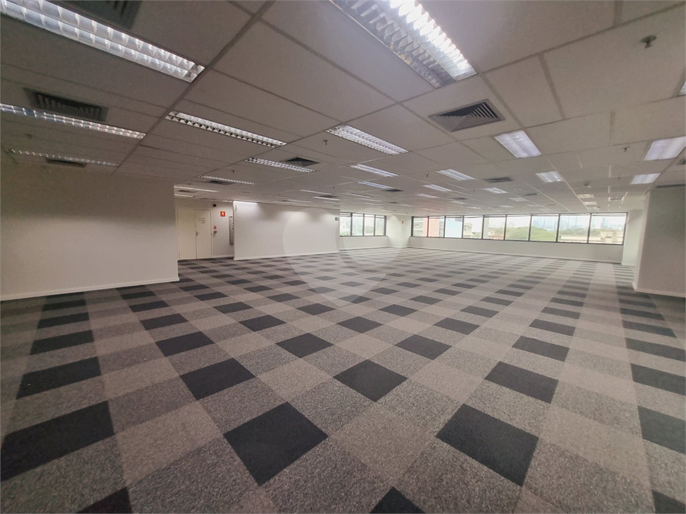 Sala à venda ou para alugar com 10 quartos em Butantã, São Paulo, SP