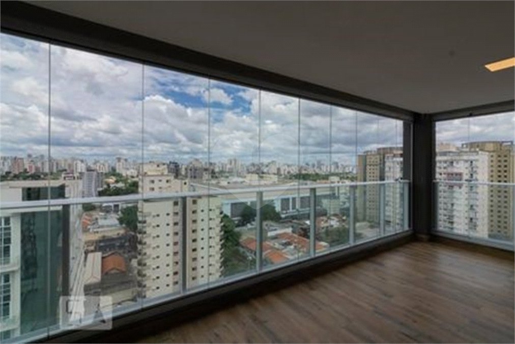 Apartamento à venda com 3 quartos, sendo 1 suíte, em Indianópolis, São Paulo, SP