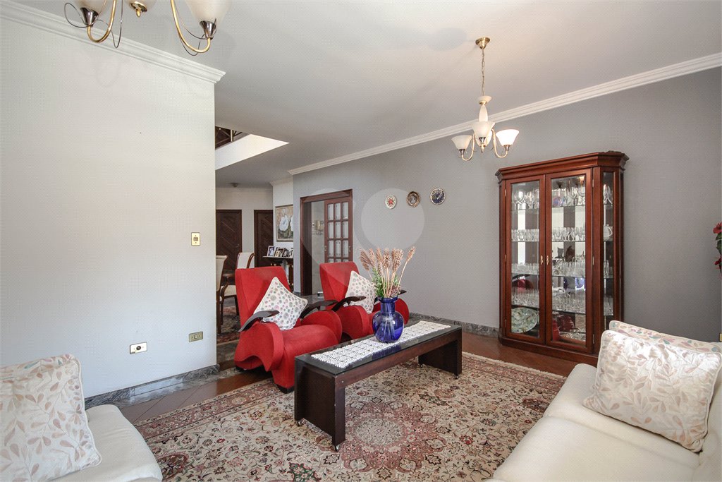 Casa à venda com 4 quartos, sendo 3 suítes, em City América, São Paulo, SP