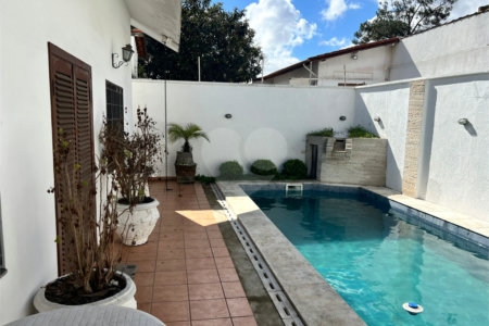 Casa à venda com 4 quartos, sendo 3 suítes, em Chácara Monte Alegre, São Paulo, SP