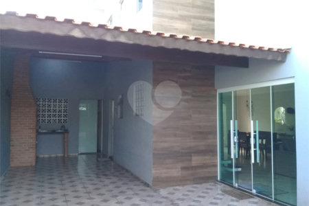 Sobrado à venda com 2 quartos, sendo 1 suíte, em Cidade Boa Vista, Suzano, SP