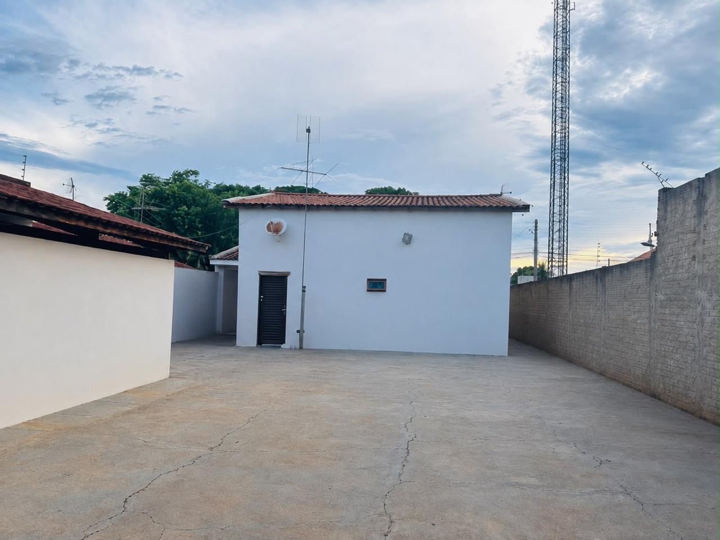 Casa à venda com 3 quartos, sendo 1 suíte, em Santa Rita, Três Lagoas, MS