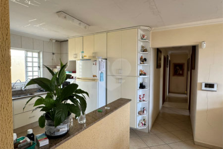 Casa à venda com 4 quartos, sendo 1 suíte, em Vila Henrique, Salto, SP