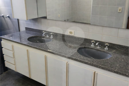 Casa à venda com 4 suítes no condomínio Estância Marambaia, Vinhedo - SP