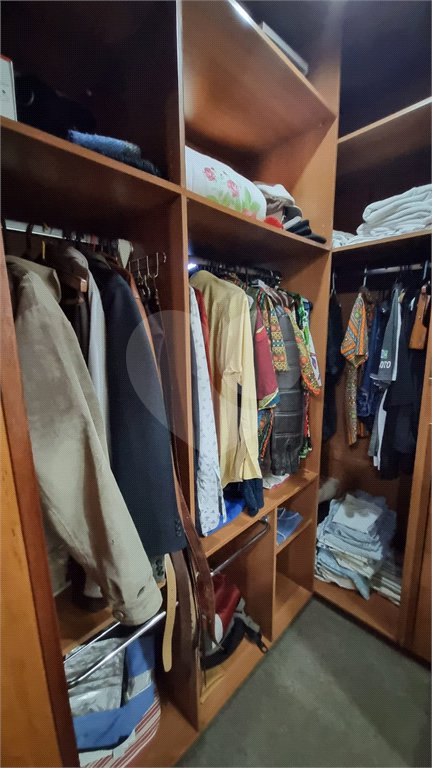 Casa à venda com 4 quartos, sendo 2 suítes, no condomínio Aruã Eco Park, Mogi das Cruzes - SP