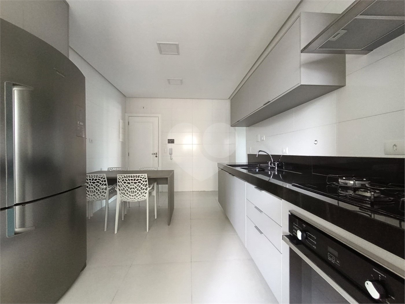 Apartamento para alugar com 3 suítes em Jardim Virgínia, Guarujá, SP