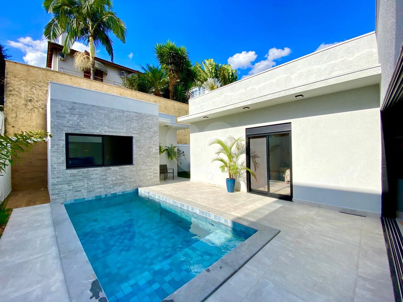 Casa à venda com 4 suítes no condomínio Jardim Vila Paradiso, Indaiatuba - SP