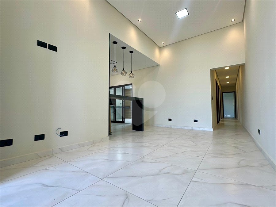 Casa à venda com 3 quartos, sendo 1 suíte, no condomínio Residencial Villagio Wanel, Sorocaba - SP