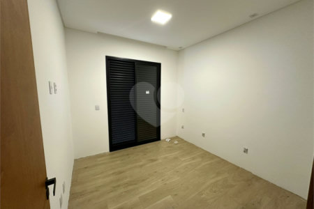 Casa a venda em São Carlos em condomínio fechado