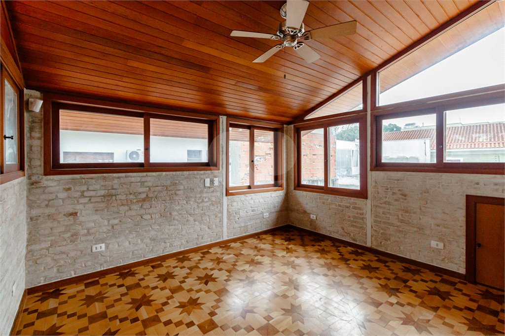 Casa à venda com 3 quartos, sendo 2 suítes, em Jardim América, São Paulo, SP