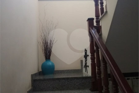 Sobrado à venda com 3 suítes em Vila Nivi, São Paulo, SP