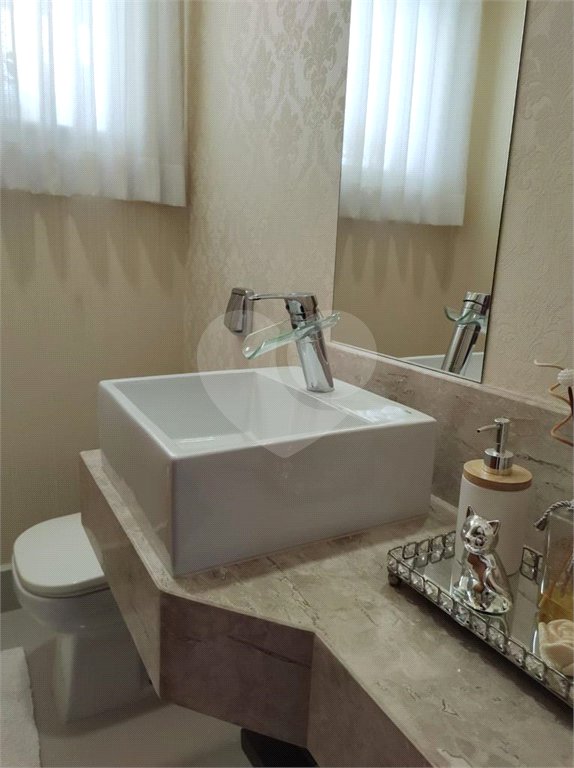 Casa à venda com 4 quartos, sendo 2 suítes, no condomínio Primavera, Salto - SP
