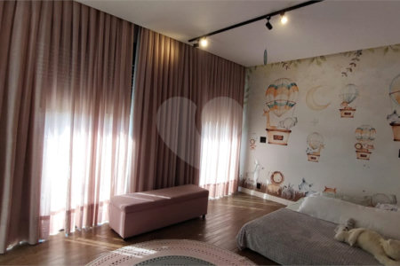 Casa à venda com 3 suítes no condomínio Figueira Garden, Atibaia - SP