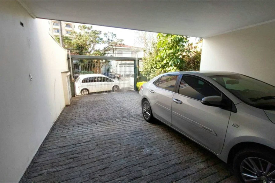Casa à venda com 6 quartos, sendo 3 suítes,  em Jardim Brasil (zona Sul), São Paulo, SP