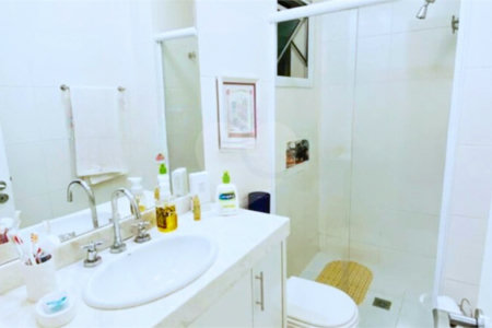 Casa à venda com 4 quartos, sendo 2 suítes, no condomínio Sunríse, São Paulo - SP