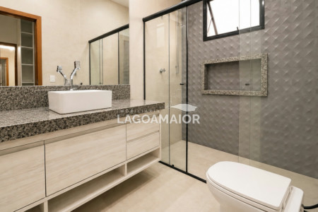 Casa à venda com 3 quartos, sendo 3 suítes, no condomínio Residencial Costa Leste, Três Lagoas - MS