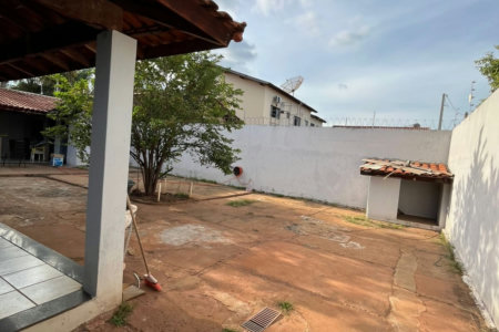 Casa à venda com 3 quartos, sendo 1 suíte,  em Jardim Primaveril, Três Lagoas, MS