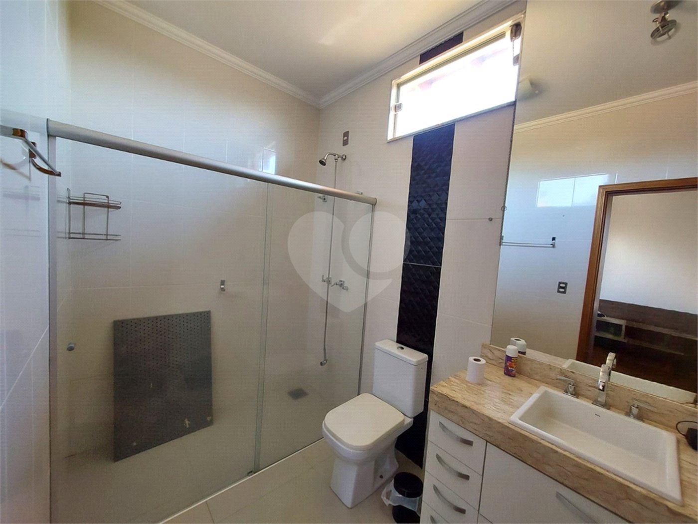 Casa à venda com 4 quartos, sendo 2 suítes, no condomínio Nascente do Jaraguá, Araraquara - SP
