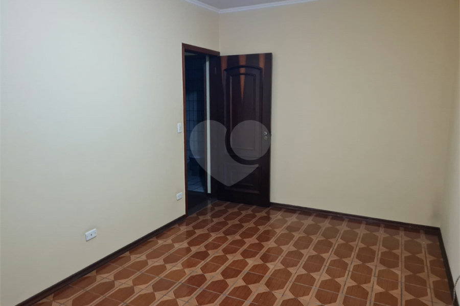 Sobrado à venda com 3 quartos, sendo 1 suíte, em Vila Tibagi, Guarulhos, SP