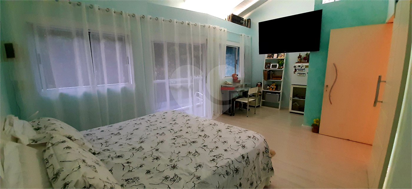 Sobrado à venda com 4 quartos, sendo 2 suítes, em Tremembé, São Paulo, SP