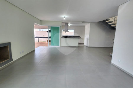 Casa à venda com 4 suítes no condomínio Santa Isabel I, Louveira - SP